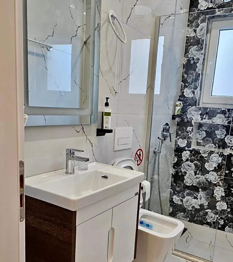 Zazo Apartaments Tirana 0*,  Albania